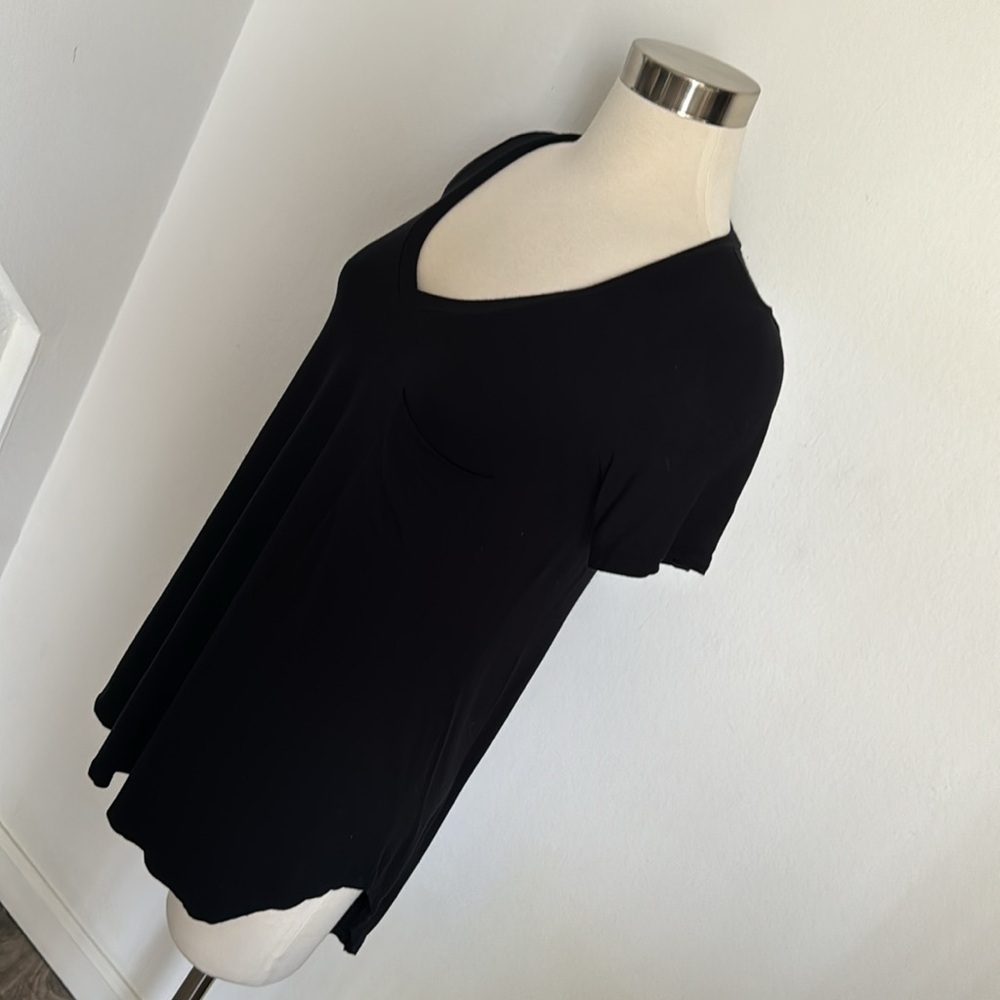 Cutest High/Low Shirt🖤 - Picture 6 of 6